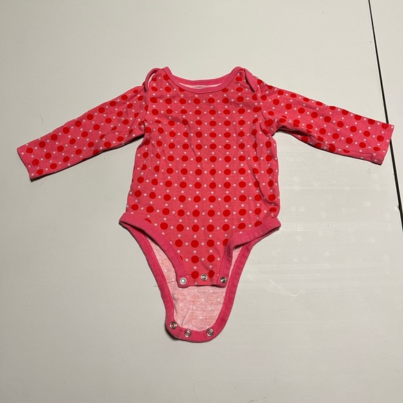 🌟5/$25 Long Sleeve Pink Bodysuit Size 6-12 Months - Picture 1 of 2
